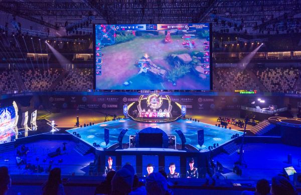 见血地指出 见血地指出