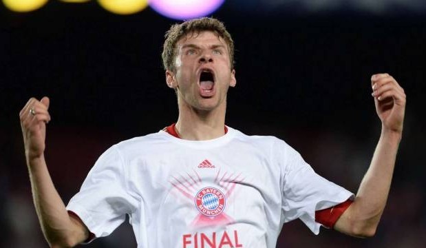 边后卫内收 边后卫内收